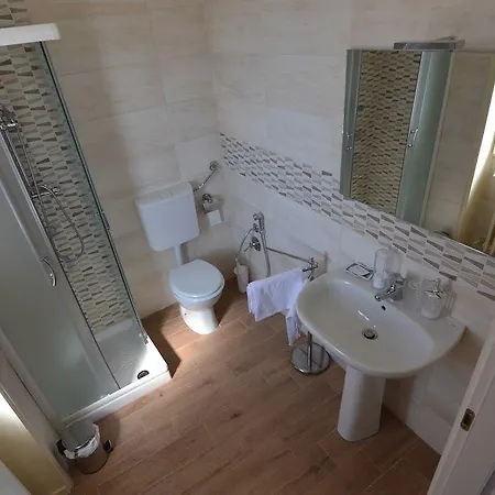 Domus Lupiae 住宿加早餐酒店 3*