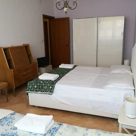 Domus Lupiae 住宿加早餐酒店 莱切