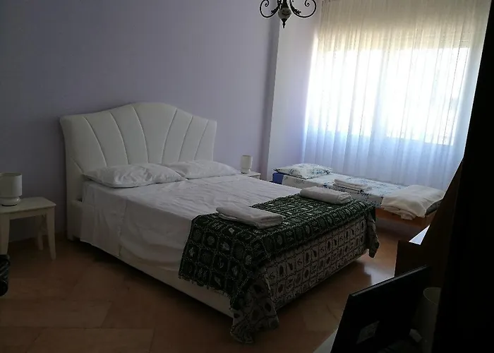 Domus Lupiae לינה וארוחת בוקר