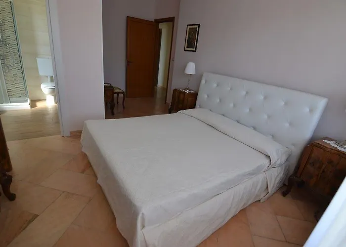 Domus Lupiae 3* לצ'ה