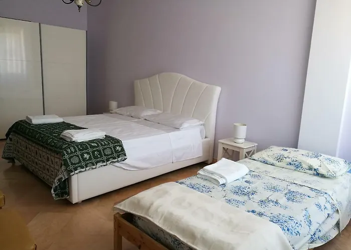 Domus Lupiae לינה וארוחת בוקר 3*